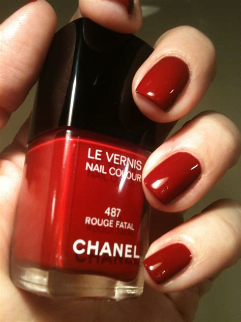 CHANEL 487 Rouge Fatal .